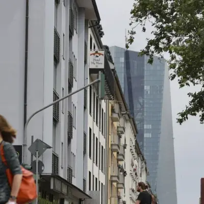 ECB Consumer Inflation Expectations Ease but Remain Elevated