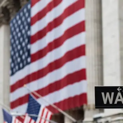 Wells Fargo recomienda vender acciones de pequeña capitalización pese al repunte del Russell 2000