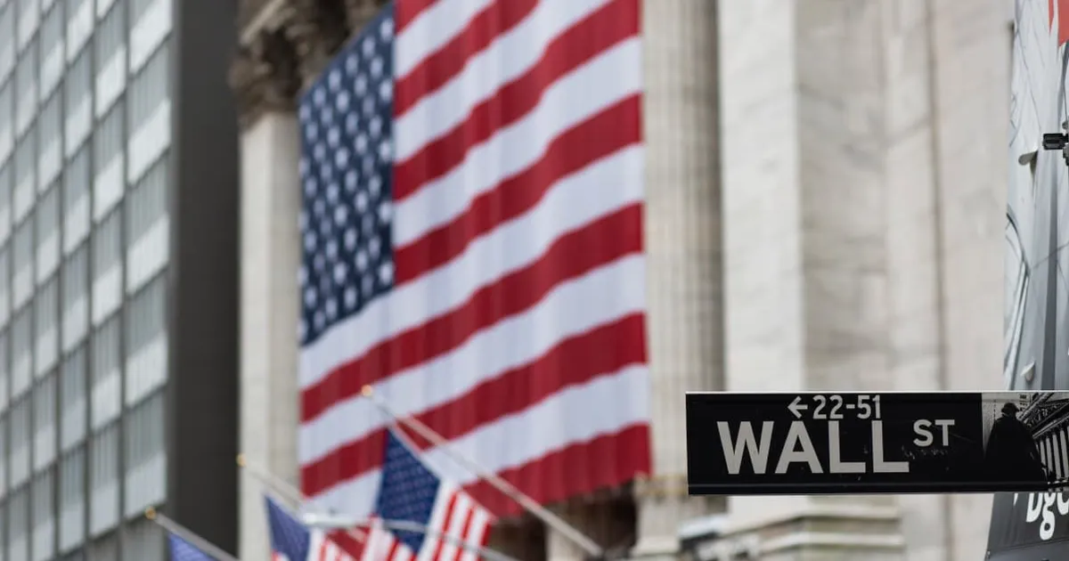 Wells Fargo khuyên bán cổ phiếu vốn hóa nhỏ dù Russell 2000 tăng mạnh