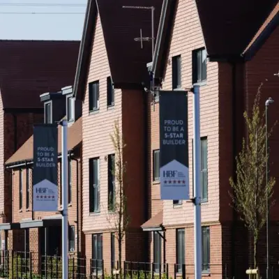 UK House Prices Stall as Mortgage Costs Surge