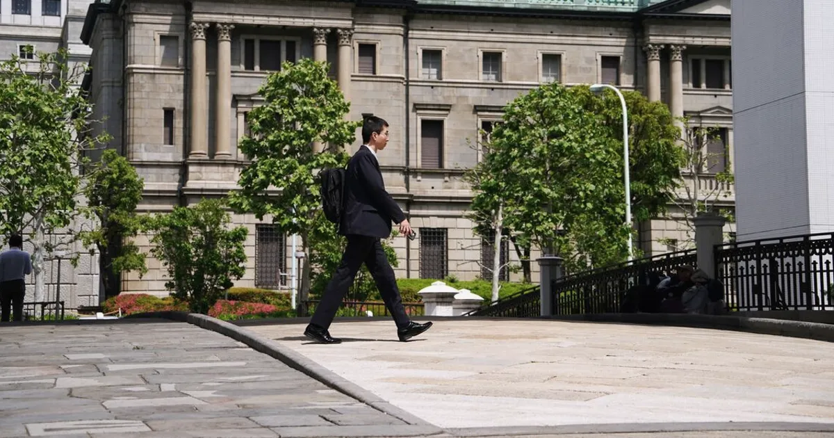 BOJ to Hike Rates Again by December, 90% of Economists Say