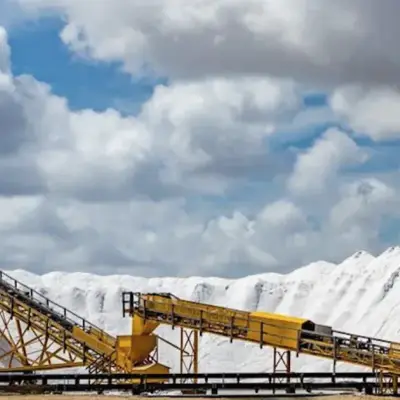 Anglo American Fair Value Edges Higher as Analyst Views Split