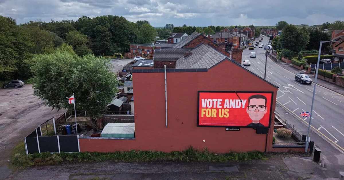 Gilt Traders Brace for UK Vote as Burnham Challenges Starmer