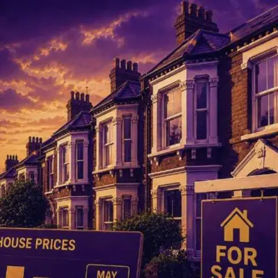 UK House Prices Edge Lower in May, Annual Growth Holds at 0.5%