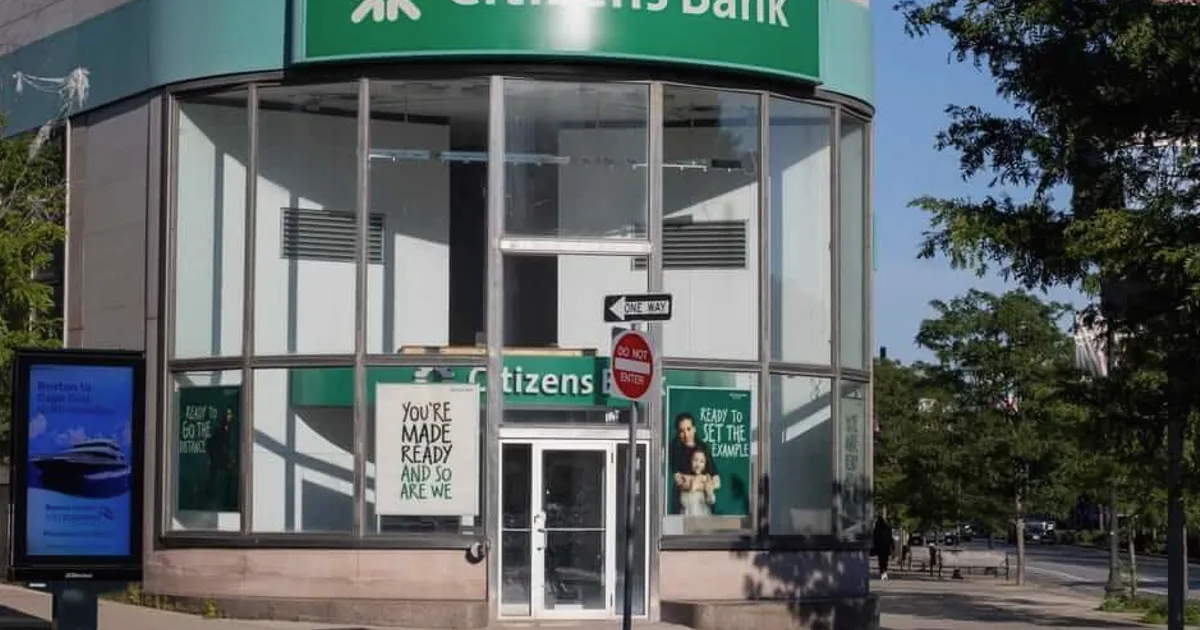 Citizens Financial Stock Outlook: Wall Street Sentiment Analysis