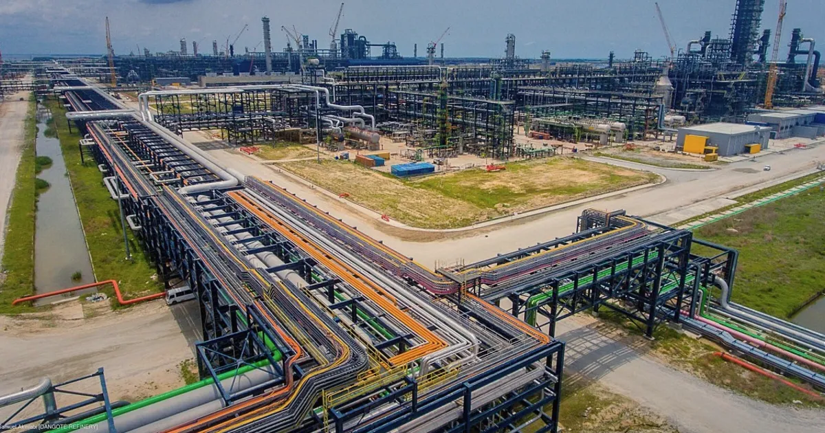 Dangote planea duplicar la capacidad de su refinería a 1,45 millones de b/d