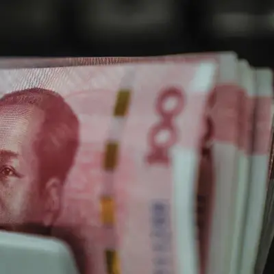 China Bond Sale Squeezes Yuan Liquidity in Hong Kong