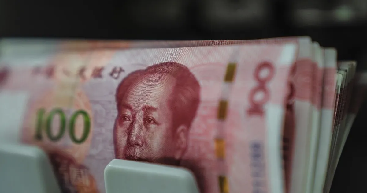 China Bond Sale Squeezes Yuan Liquidity in Hong Kong