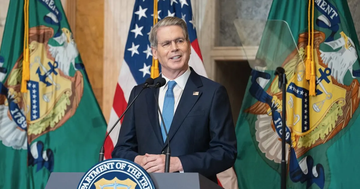 Bessent Says Iran Talks Include Shifting Oil Invoicing to Dollars