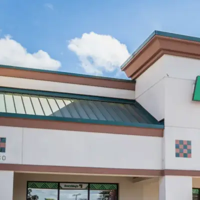 Doanh thu Dollar Tree vượt dự báo khi ít người mua hơn nhưng chi tiêu nhiều hơn