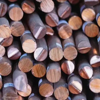 Copper Falls as Rate Hike Bets Weigh, AI Stocks Risk in Focus
