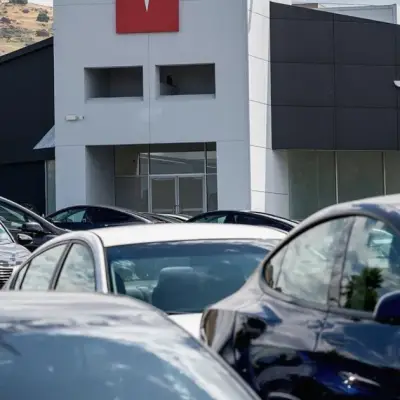 Meme Traders Pile Into Tesla as Stock Hits $420 Again