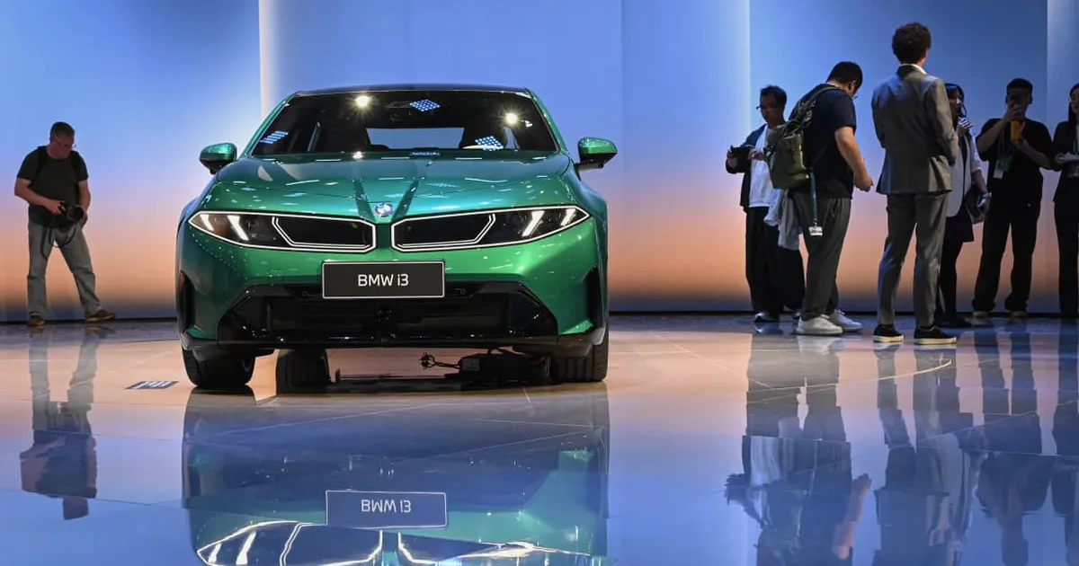 Cảnh báo lợi nhuận của BMW khiến cổ phiếu lao dốc, đổ lỗi cho Trung Quốc và căng thẳng Trung Đông