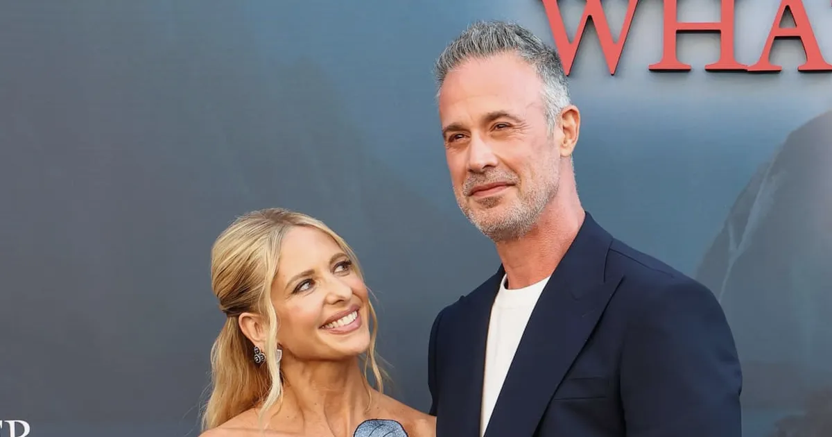 Sarah Michelle Gellar và Freddie Prinze Jr. rao bán nhà ở Los Angeles giá 10,5 triệu USD