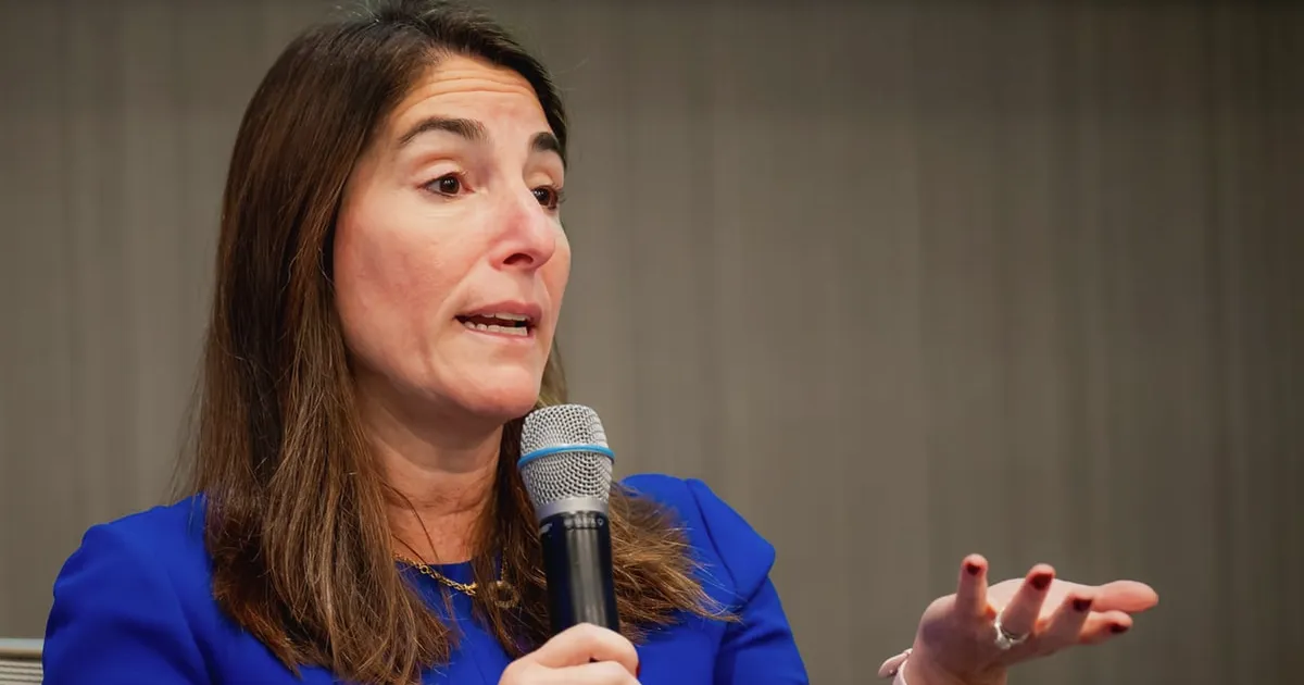 Hammack de la Fed de Cleveland prévient que la demande d'IA alimente l'inflation, hausses de taux possibles