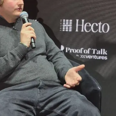Les tokens Aave et Solana mènent le rebond crypto alors que bitcoin se stabilise près de 60 000 $