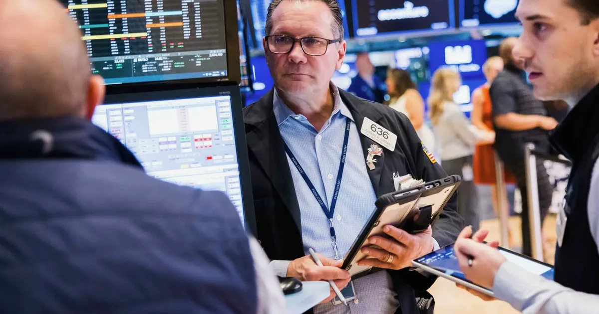 Hedge Nasdaq-100 with QQQ put spreads