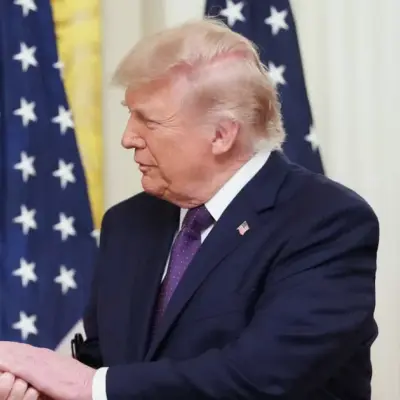 Trump critica a la Fed 'hostil' y sugiere influencia de Warsh en tasas