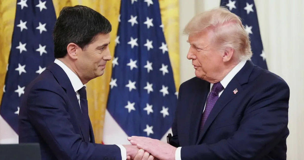 Trump critique la Fed 'hostile' et évoque l'influence de Warsh sur les taux