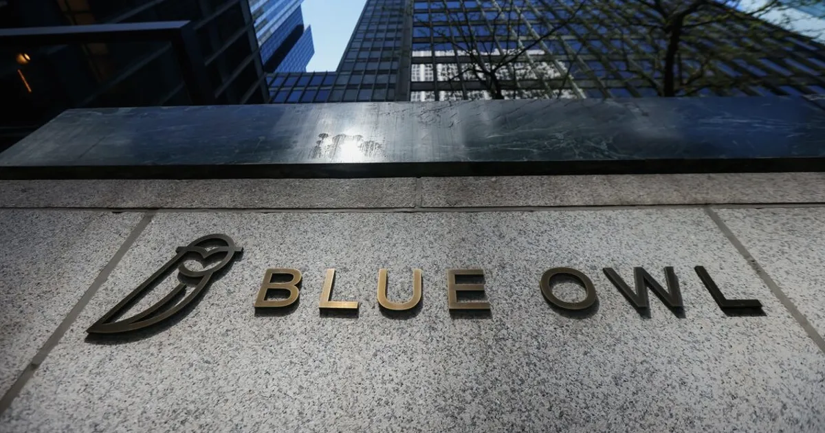 Blue Owl Fund to Sell $500 Million Bond After Redemption Cap