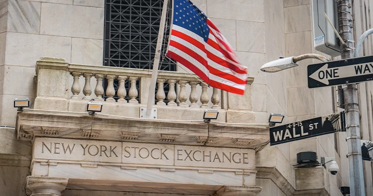 Dow Falls on War Jitters Ahead of Fed Data; Ollie's Extends Losses