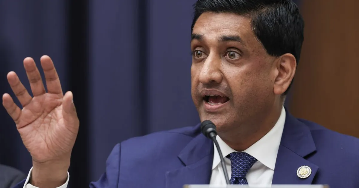 Ro Khanna: Le conflit iranien profite à la Chine alors que les États-Unis perdent des emplois manufacturiers
