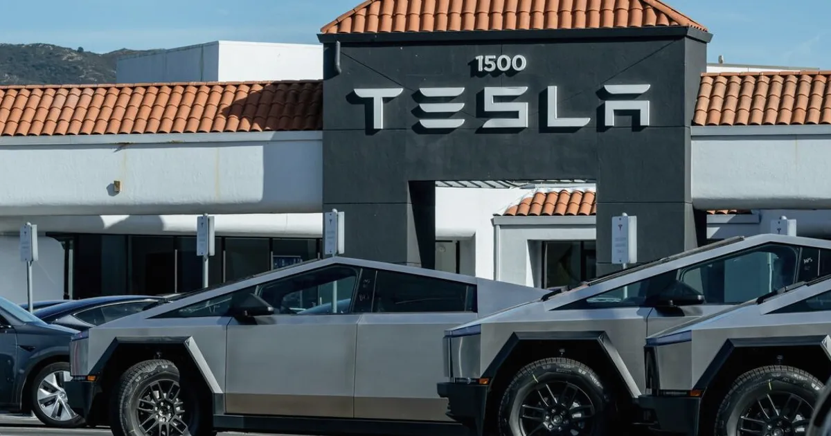 JPMorgan Turns Bullish on Tesla After Dimon Praises Musk