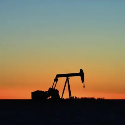 ING diz que liquidação do petróleo é excessiva, preços perto de US$ 70