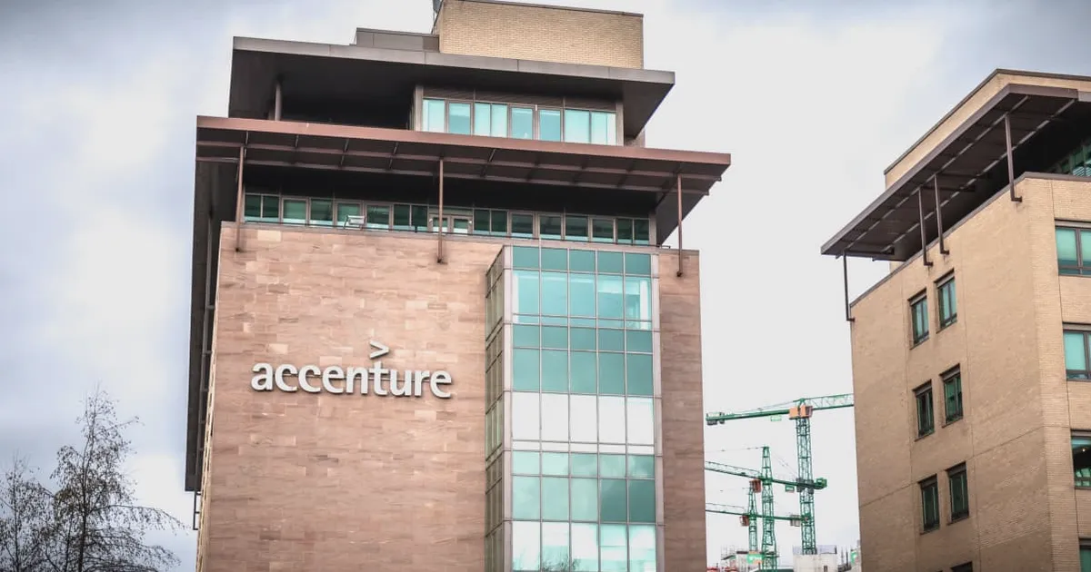 Accenture cai com perspectivas fracas e preocupações com integração de negócios