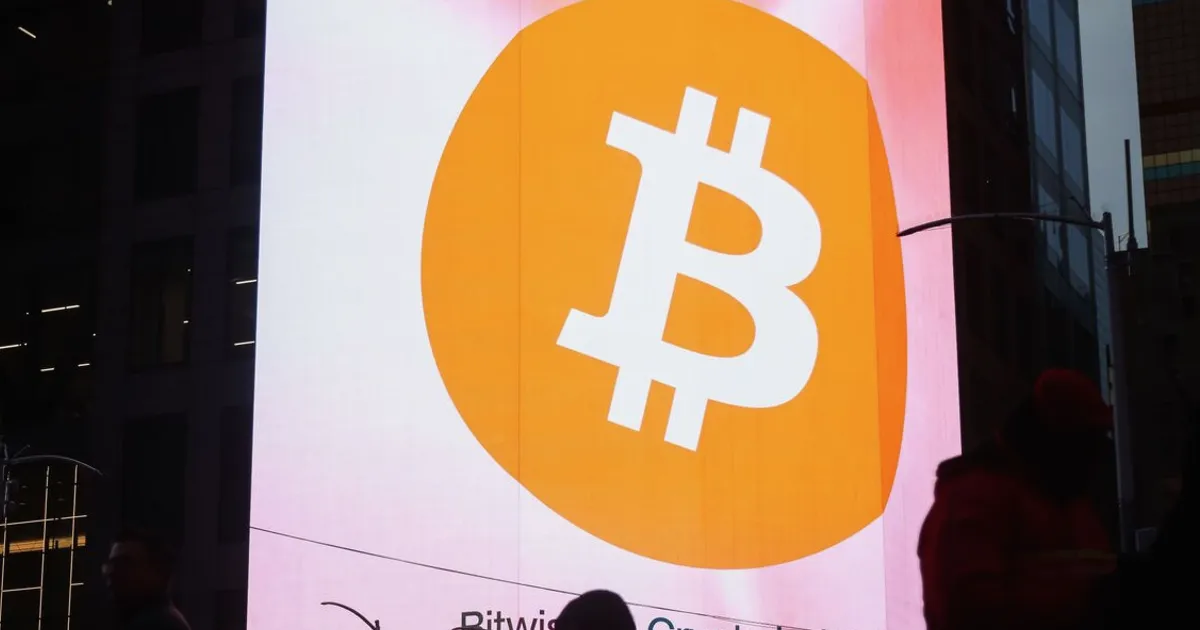 Bitcoin Drops Below $60,000 as Large Buyers Pull Back