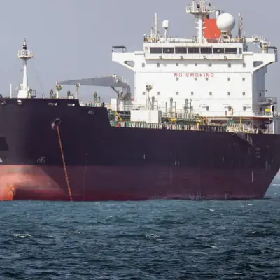 Iran siết chặt kiểm soát eo biển Hormuz, giá dầu tăng