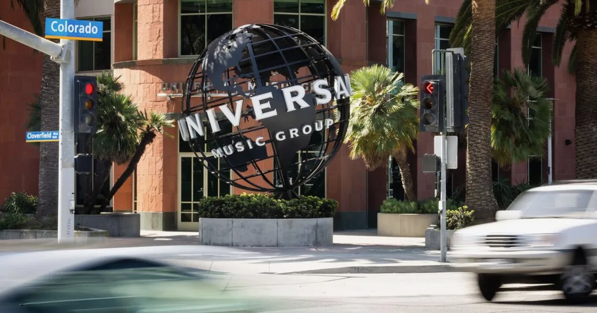 Universal Music Eyes €1 Billion Bond Sale After Rejecting Ackman Bid