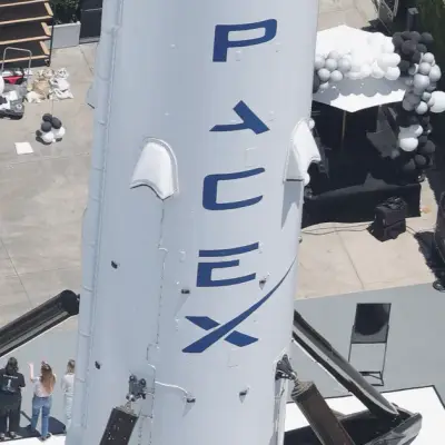 Wedbush initie la couverture de SpaceX avec une note de surperformance et un objectif de 190 $