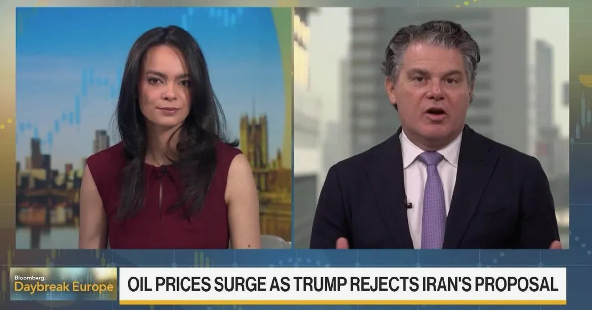Petróleo dispara após Trump rejeitar oferta do Irã