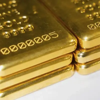 Gold Steady as US-Iran Signals Keep Rate Hike Bets Simmering