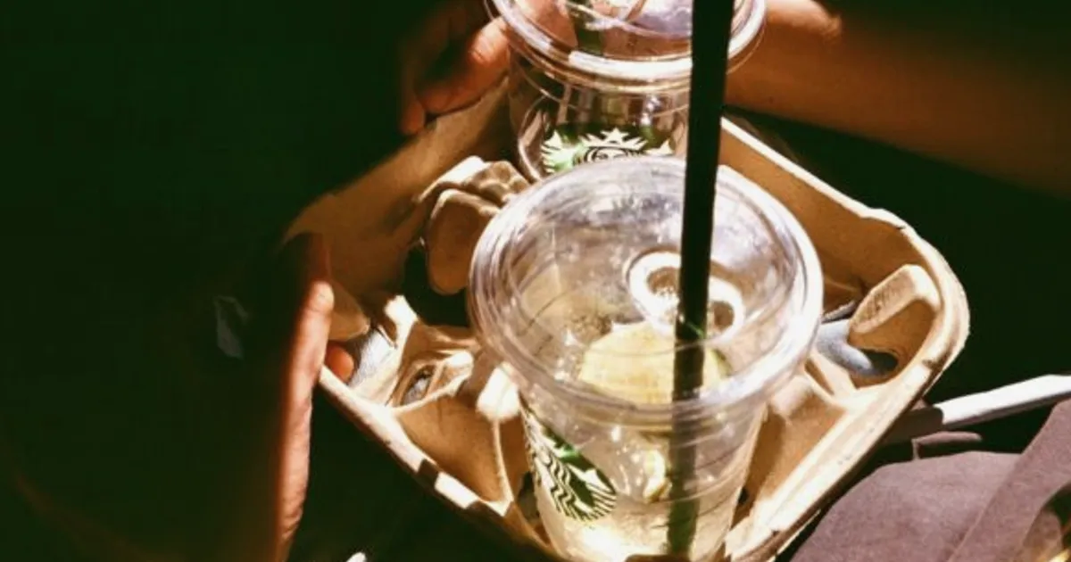 Starbucks réévalue son objectif d'émissions 2030 au milieu d'étapes durables