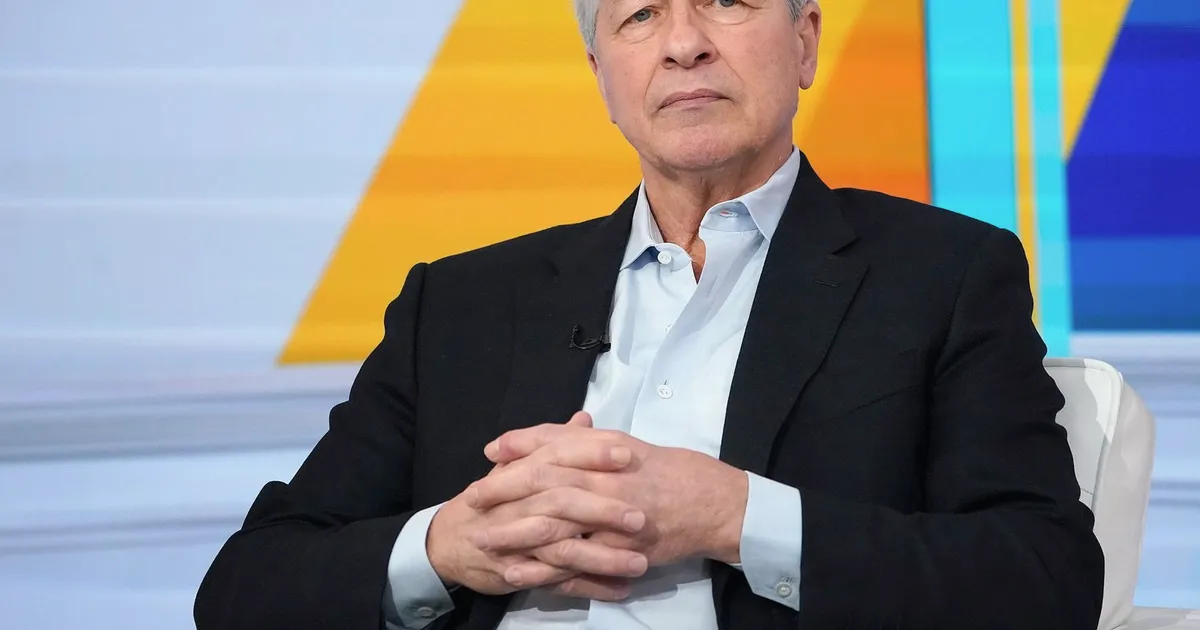 Dimon intensifica la batalla por recompensas de stablecoins en debate de la Ley CLARITY