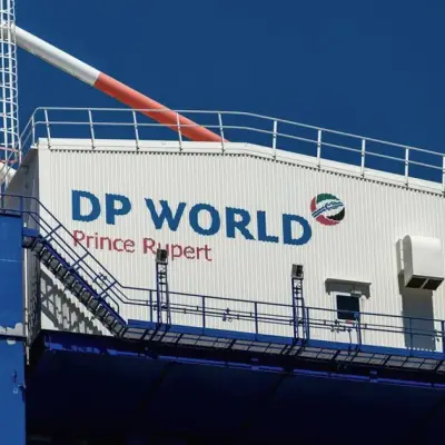 DP World Meets Bond Investors to Ease War Concerns