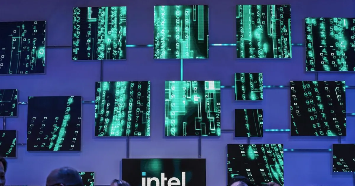 Ações da Intel sobem 9% após Trump anunciar acordo de chips com a Apple