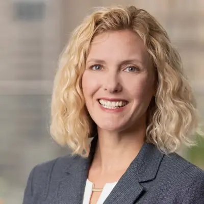 Nuveen Private Bond Chief Bets on AI Infrastructure 'Picks and Shovels'