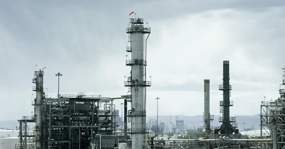 Utilização de refinarias no Japão atinge 73% com fluxo de estoques estratégicos de petróleo