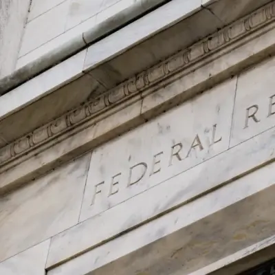 Kevin Warsh tuyên thệ nhậm chức Chủ tịch Fed với số phiếu Thượng viện thấp nhất lịch sử, dấy lên lo ngại về độc lập