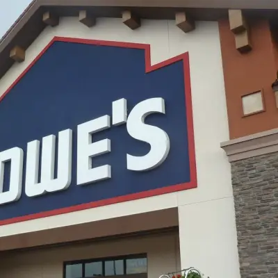 Lowe’s Price Target Cut to $232 at RBC Capital, Upside Remains