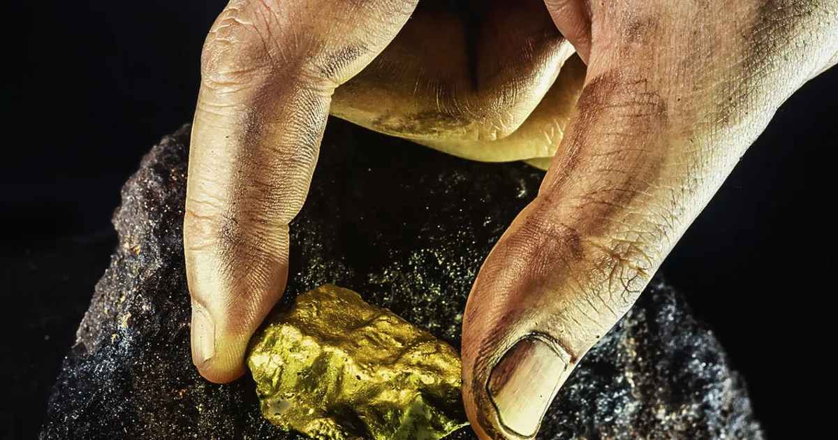 GLD vs IAU: Same Gold, Different Fees – Which ETF Long-Term Investors Should Own