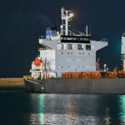 Maersk, Hapag-Lloyd Signal Red Sea Return, Shares Fall