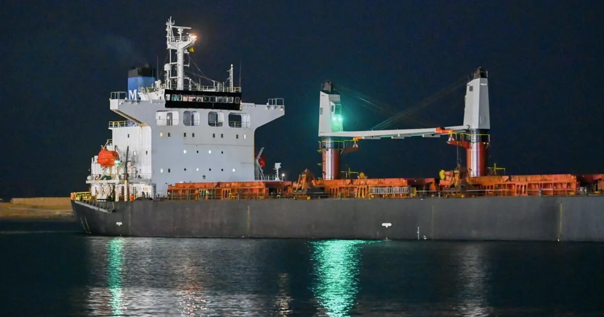 Maersk, Hapag-Lloyd Signal Red Sea Return, Shares Fall