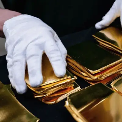 Gold Steady as Traders Track Hormuz Stalemate, Inflation Risks