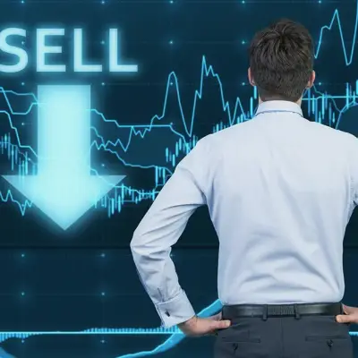 Bitcoin Holds Key Technical Level as Altcoins Struggle Below 200-Week Average