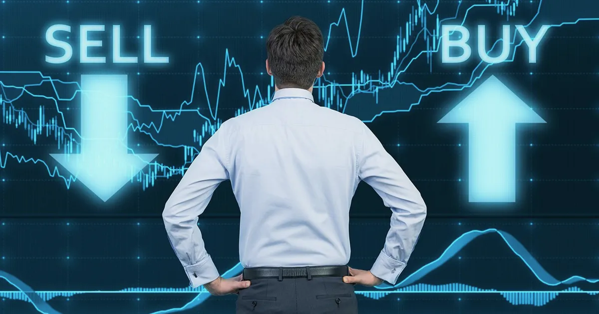 Bitcoin Holds Key Technical Level as Altcoins Struggle Below 200-Week Average