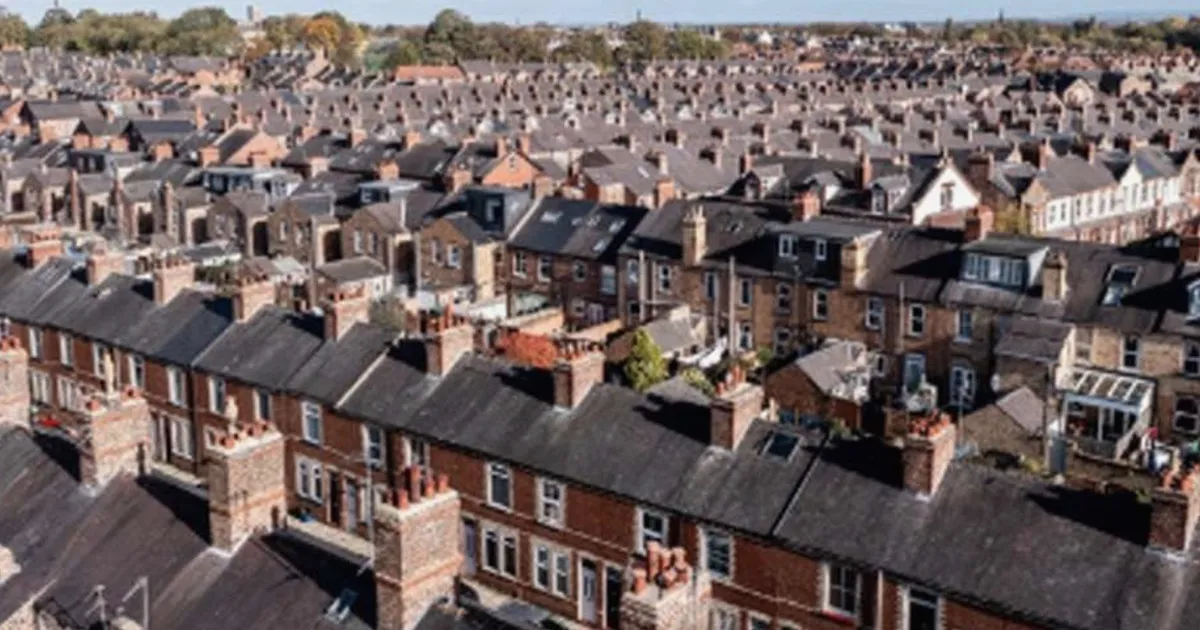 UK House Prices Edge Higher in June After Recent Moderation